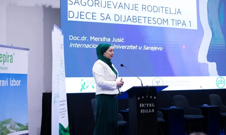 IUS PSY Professor Presents at Mental Health Symposium