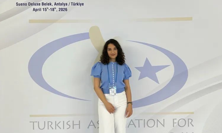 IUS Psikoloji Bölümü Araştırma Görevlisi İman Ehnech-Seran, Uluslararası Psikofarmakoloji Kongresi’nde Araştırmasını Sundu