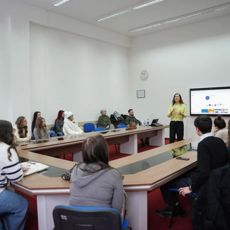 Psychology “Show and Tell” Workshop Highlights Research, Well-Being, and Student Support at IUS